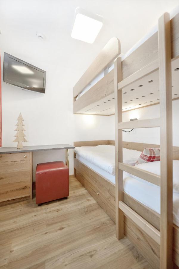 Hotel Alpina Superior Pettneu am Arlberg Eksteriør billede