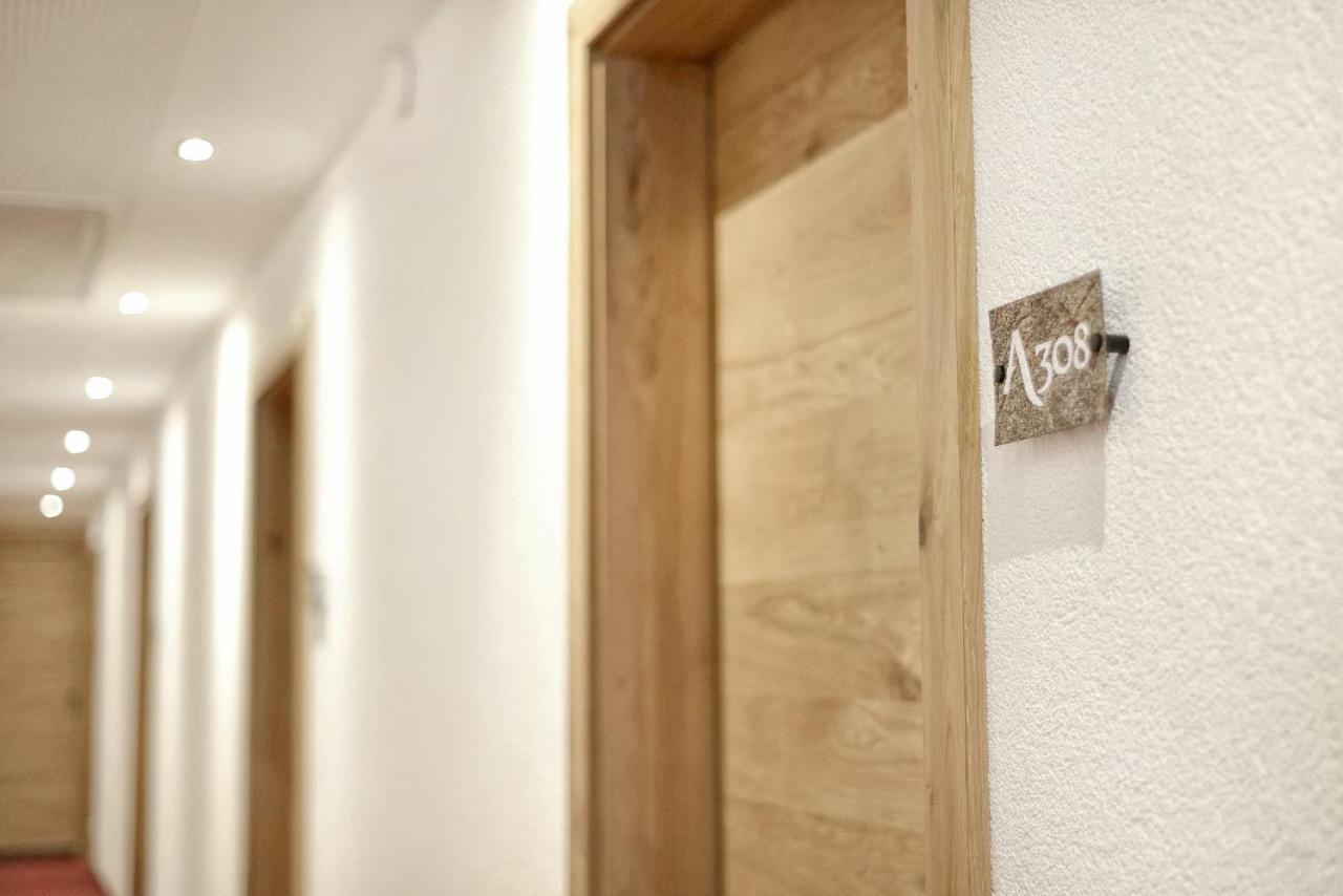 Hotel Alpina Superior Pettneu am Arlberg Eksteriør billede