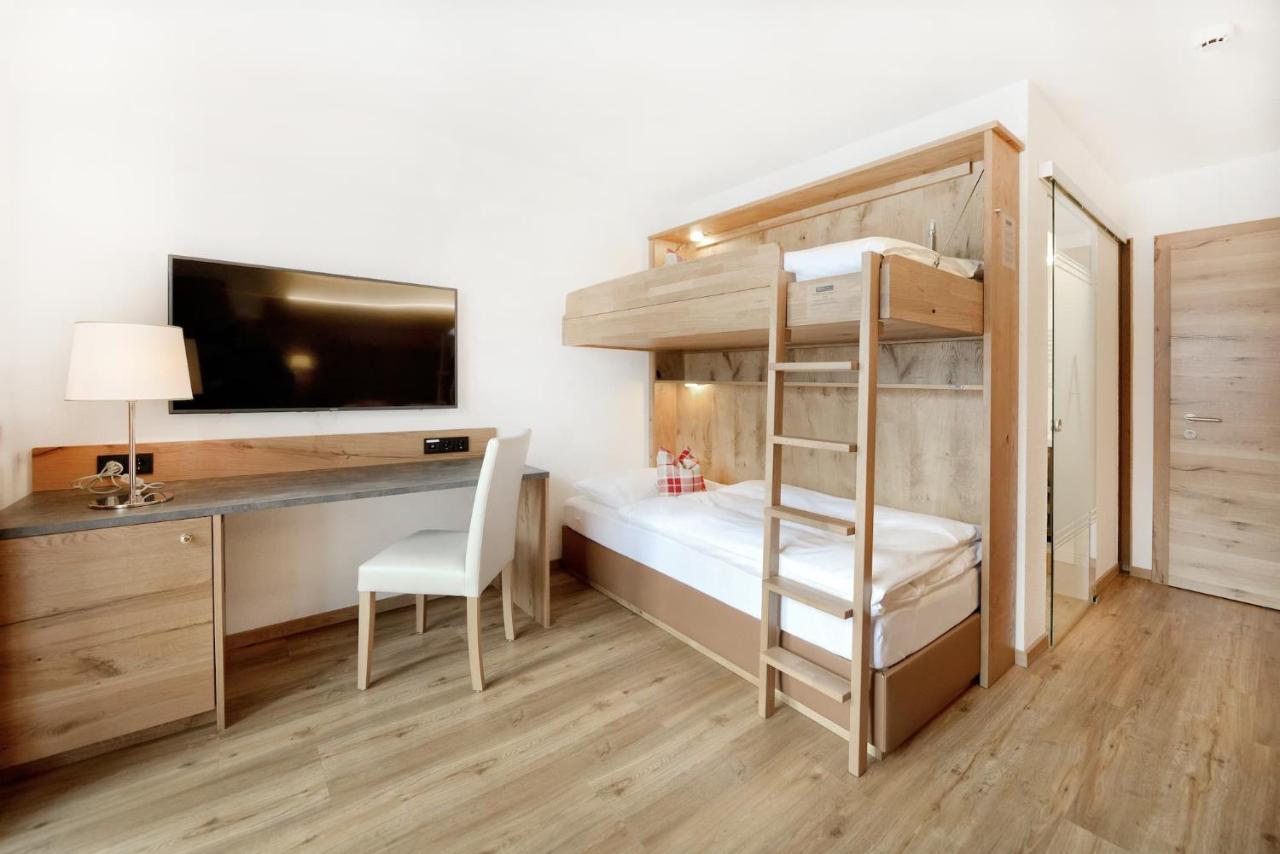 Hotel Alpina Superior Pettneu am Arlberg Eksteriør billede