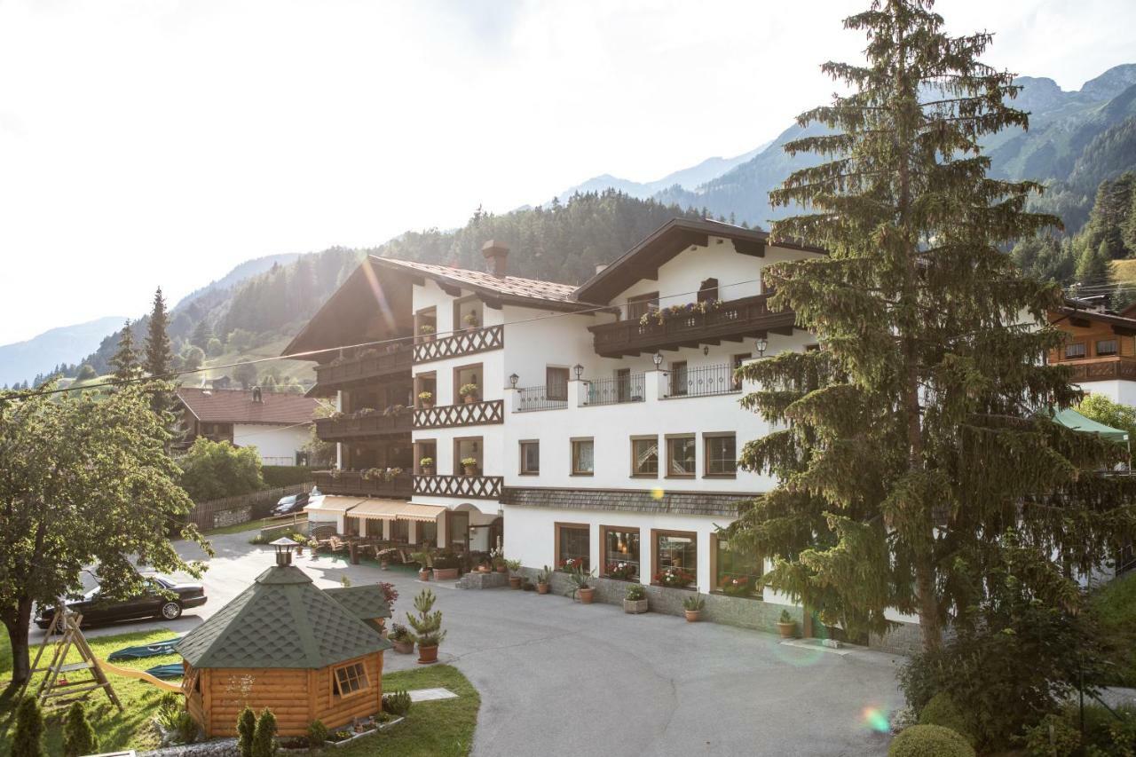 Hotel Alpina Superior Pettneu am Arlberg Eksteriør billede